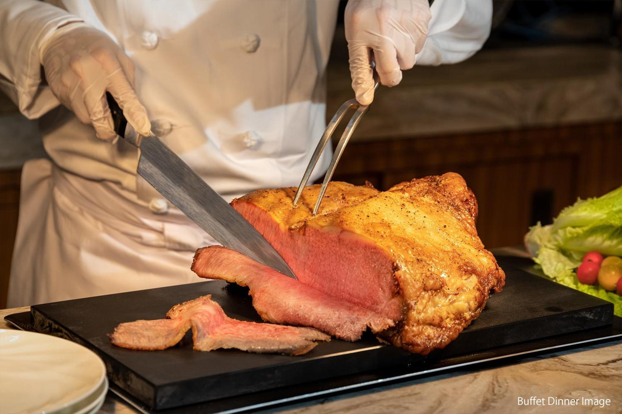Hida Takayama Onsen Takayama Green Hotel - Keio Group Hotels - Takayama (Gifu) Exterior foto A chef carving a roast