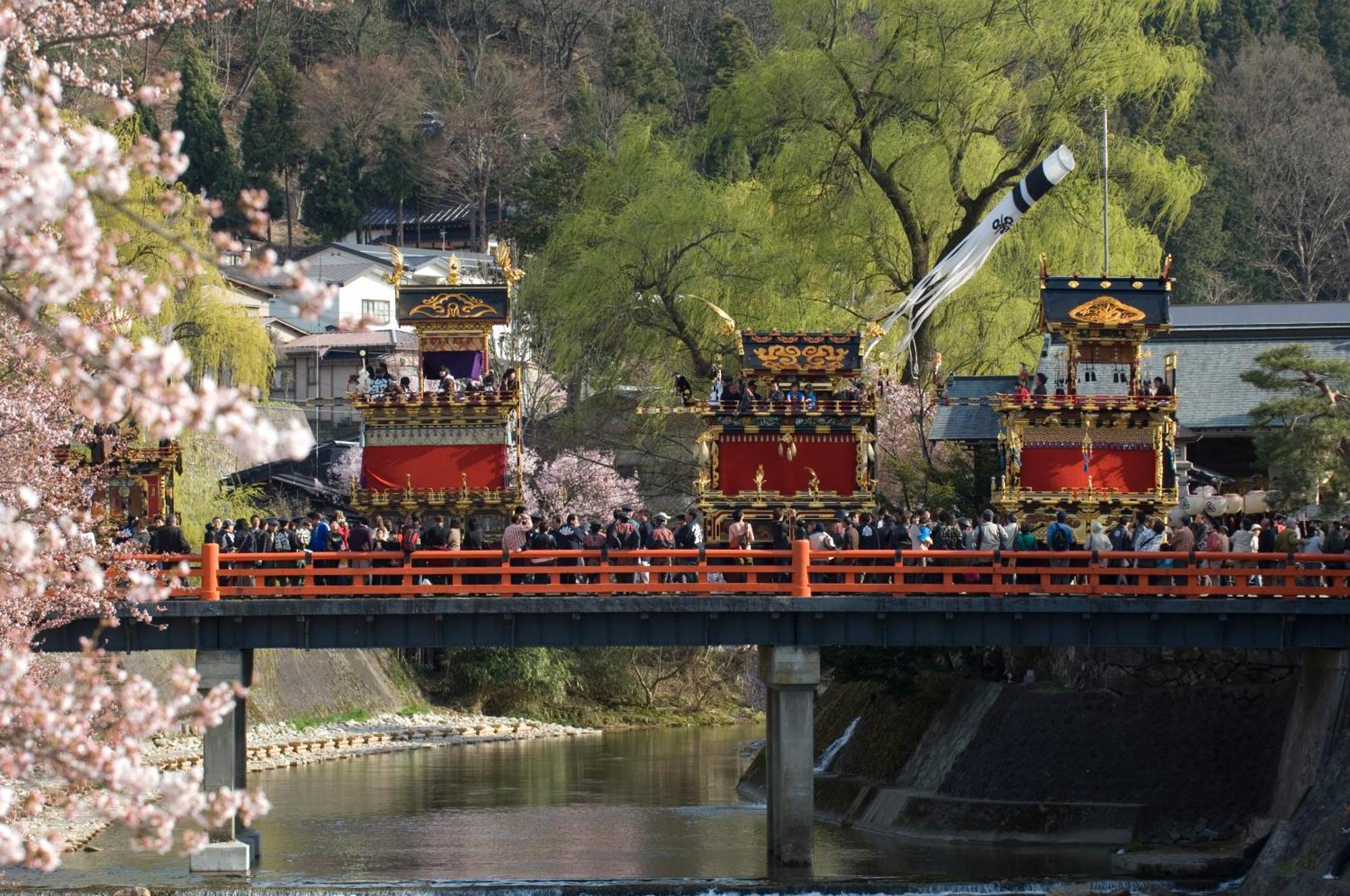 Hida Takayama Onsen Takayama Green Hotel - Keio Group Hotels - Takayama (Gifu) Exterior foto The festival of the shrine