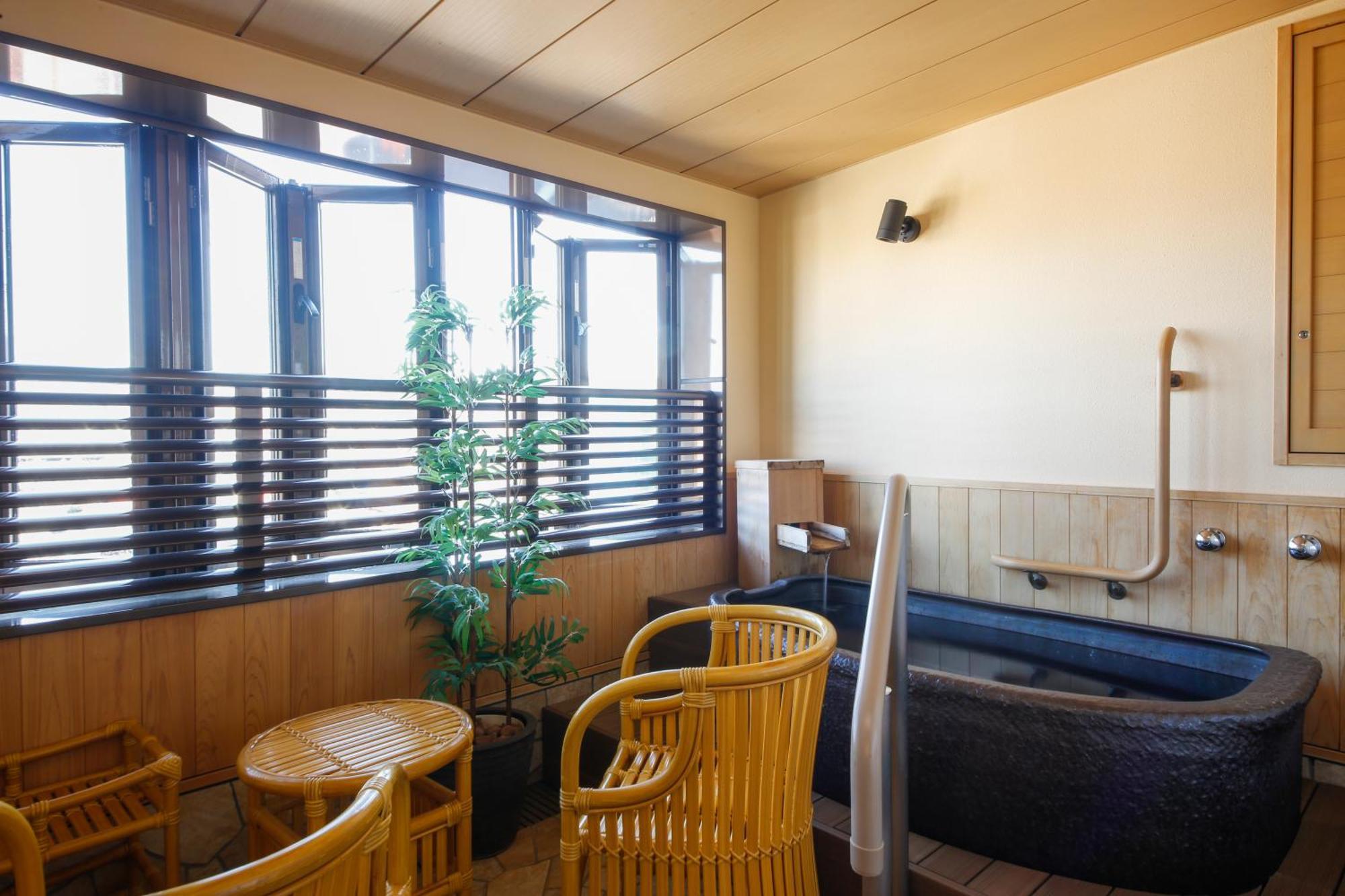 Hida Takayama Onsen Takayama Green Hotel - Keio Group Hotels - Takayama (Gifu) Exterior foto A private onsen bath